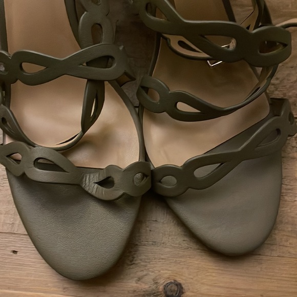 Size 9.5 Banana Republic Laser-Cut High Heel Sandal Olive Green Strappy sandals - Picture 6 of 7